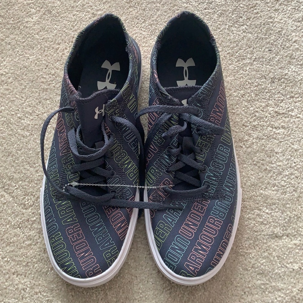 Under Armour  Sneakers